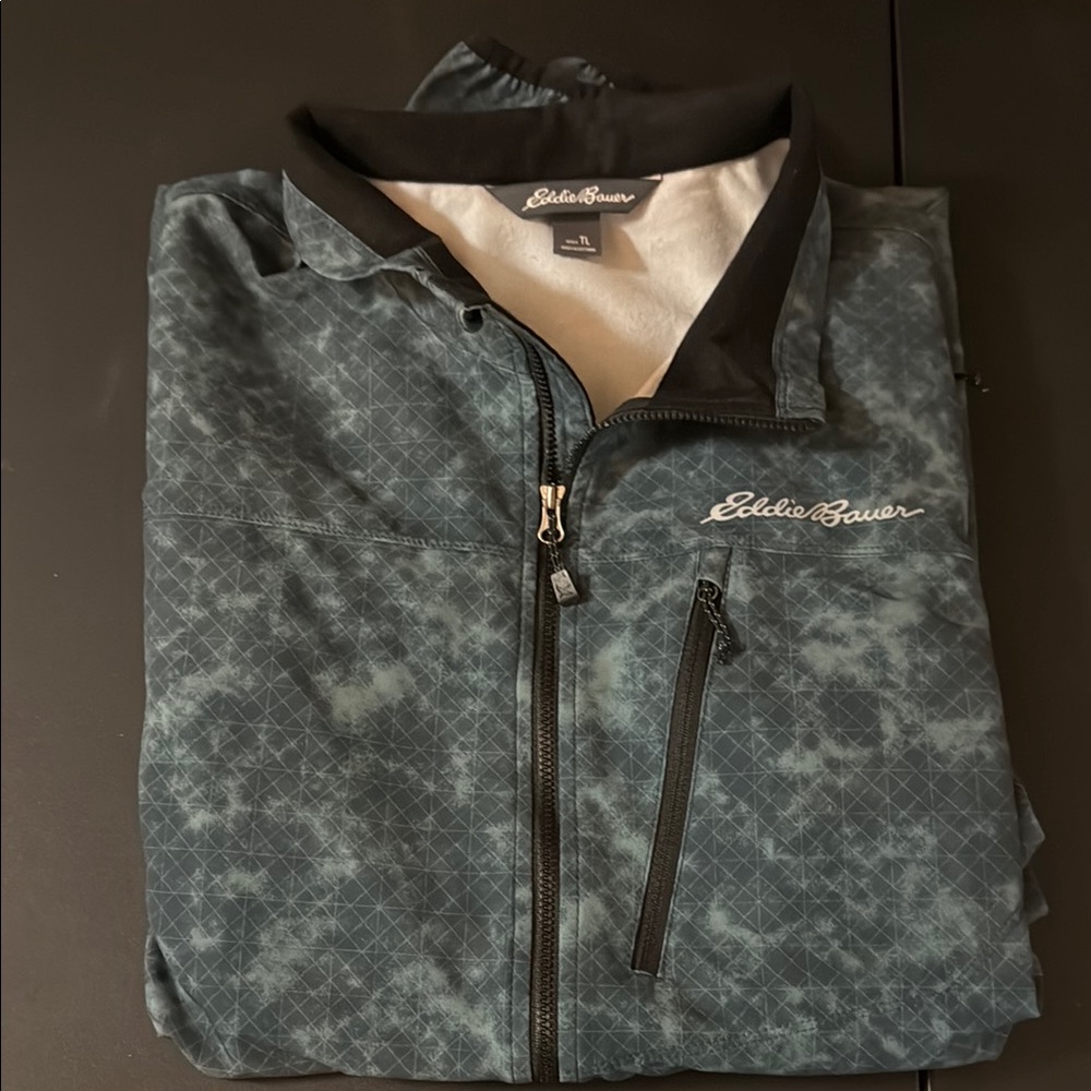 Eddie Bauer Men's Stratify 2.0 windbreaker jacket